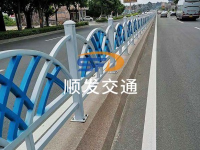 水泥墩中央护栏图1