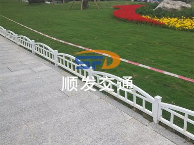 草坪护栏图1
