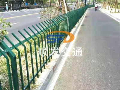 草坪护栏图1