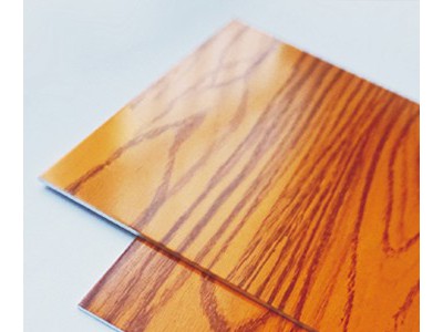 朱红色红桃木图1