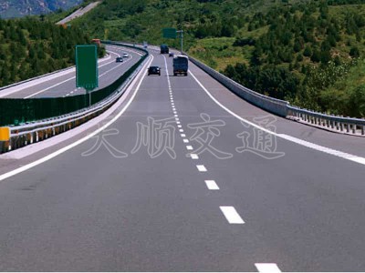 波纹板护栏图1