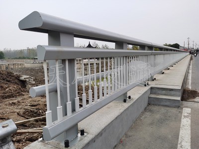 桥梁河道护栏图1