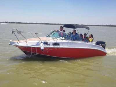 WH638钓鱼艇(带舱)图1